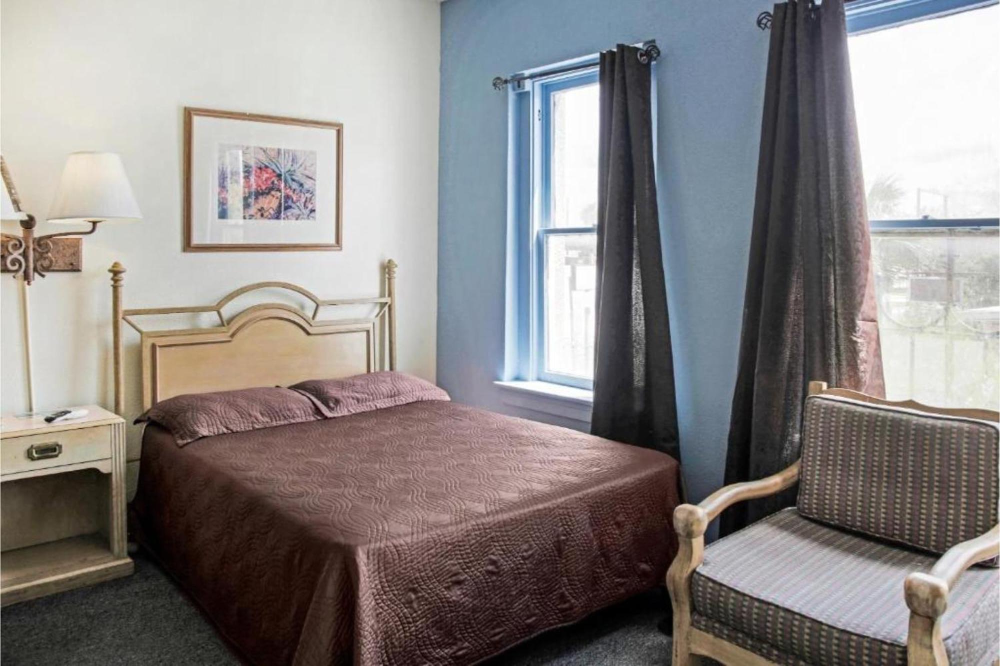 Oyo Historic Cameron Hotel Brownsville I-69E Екстер'єр фото
