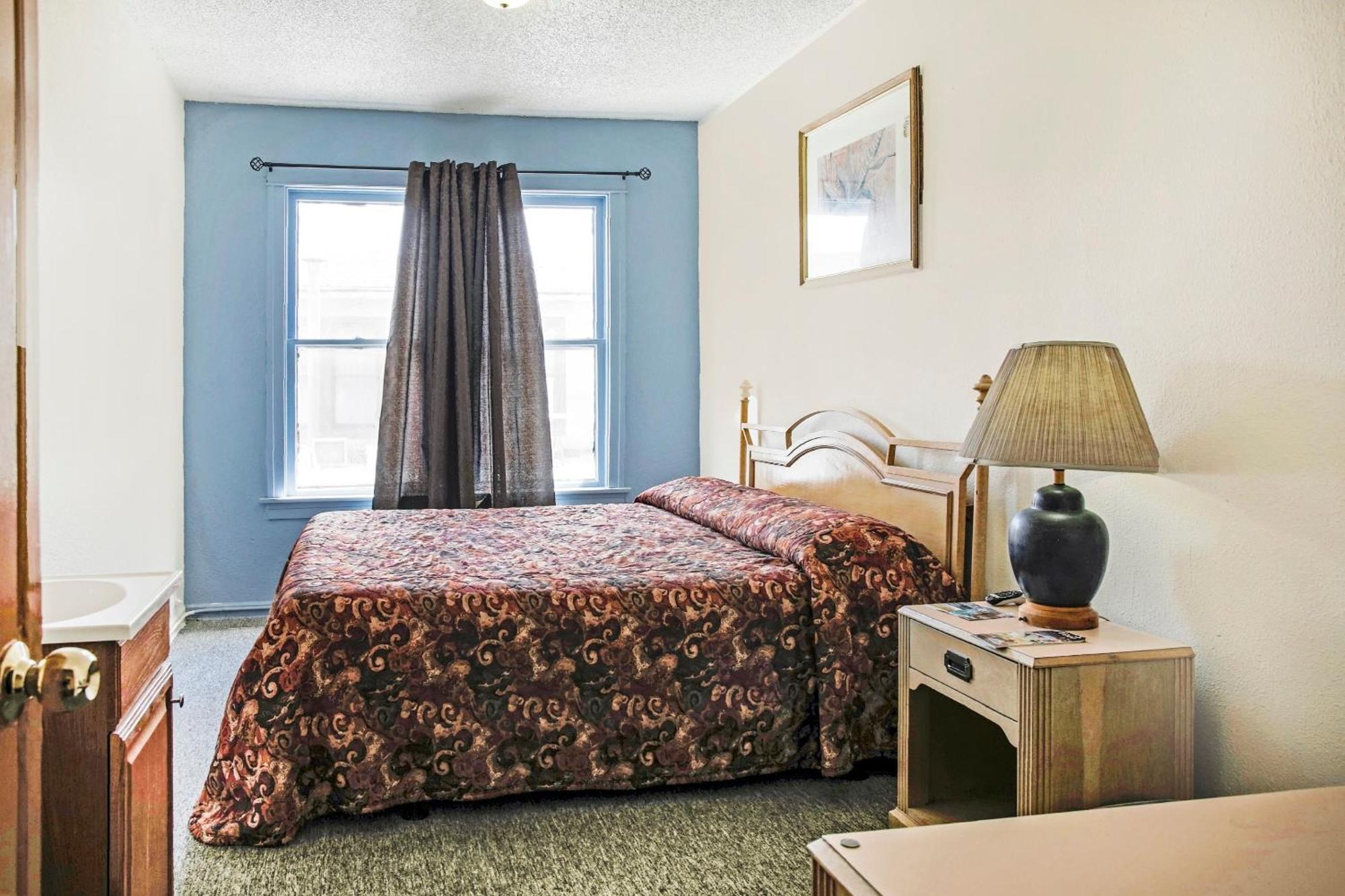 Oyo Historic Cameron Hotel Brownsville I-69E Екстер'єр фото