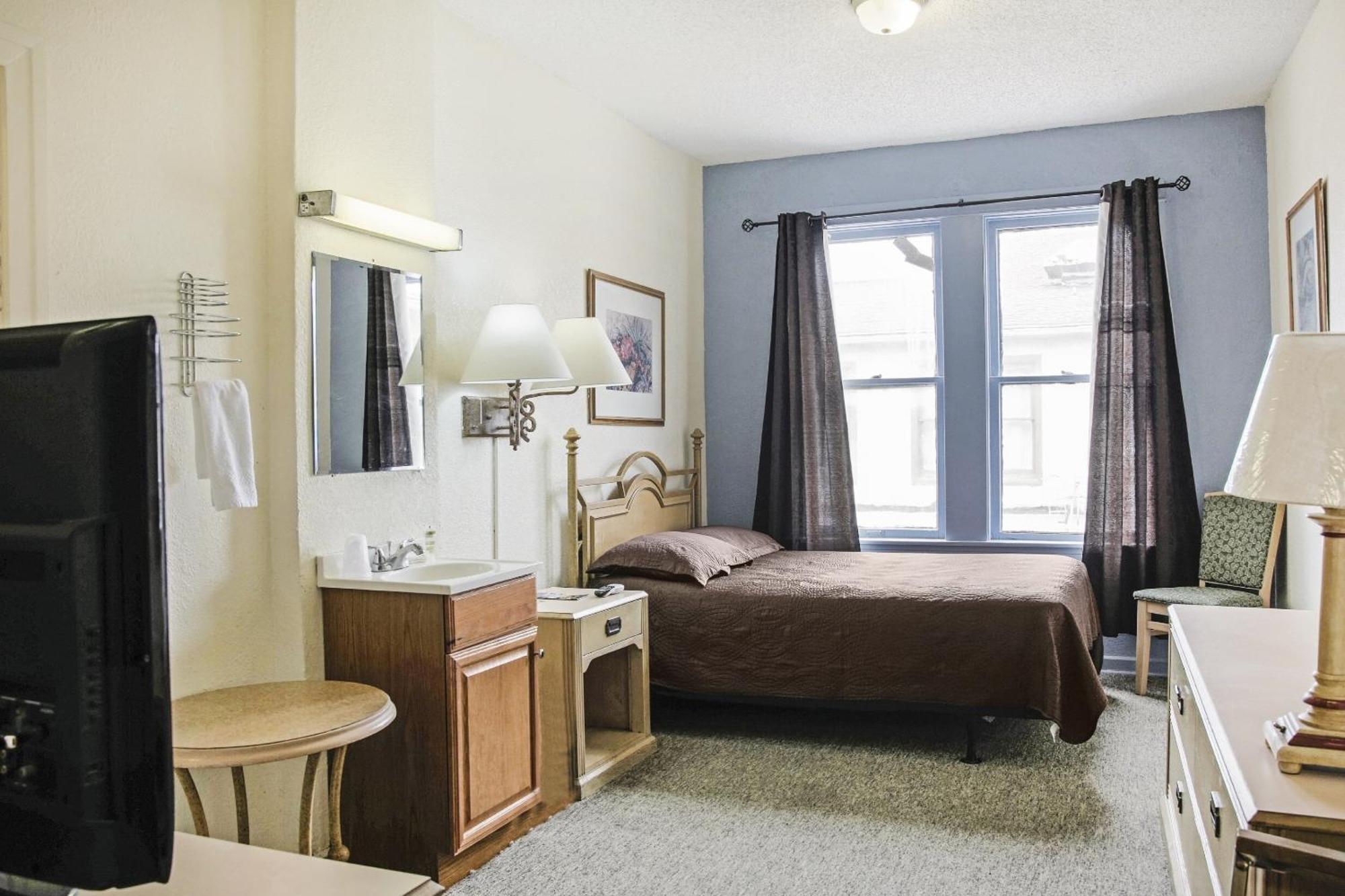 Oyo Historic Cameron Hotel Brownsville I-69E Екстер'єр фото