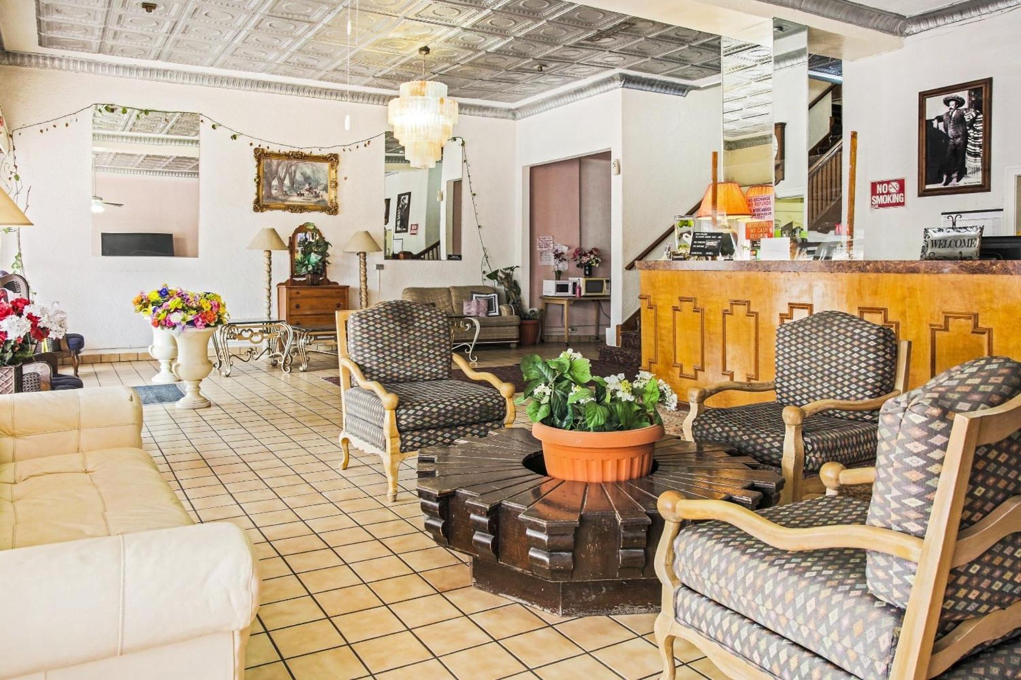 Oyo Historic Cameron Hotel Brownsville I-69E Екстер'єр фото