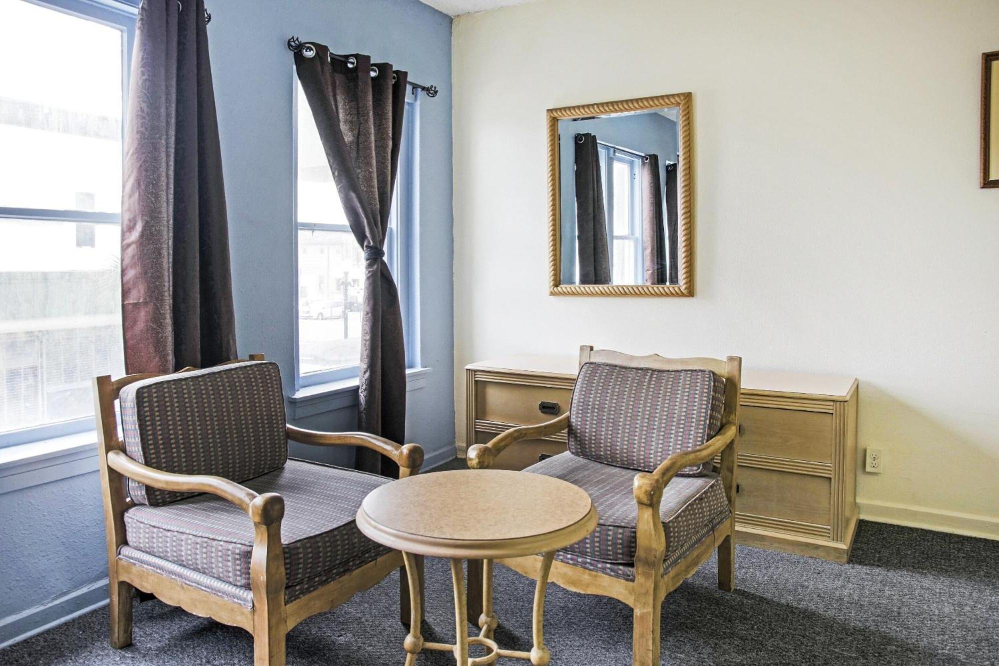 Oyo Historic Cameron Hotel Brownsville I-69E Екстер'єр фото