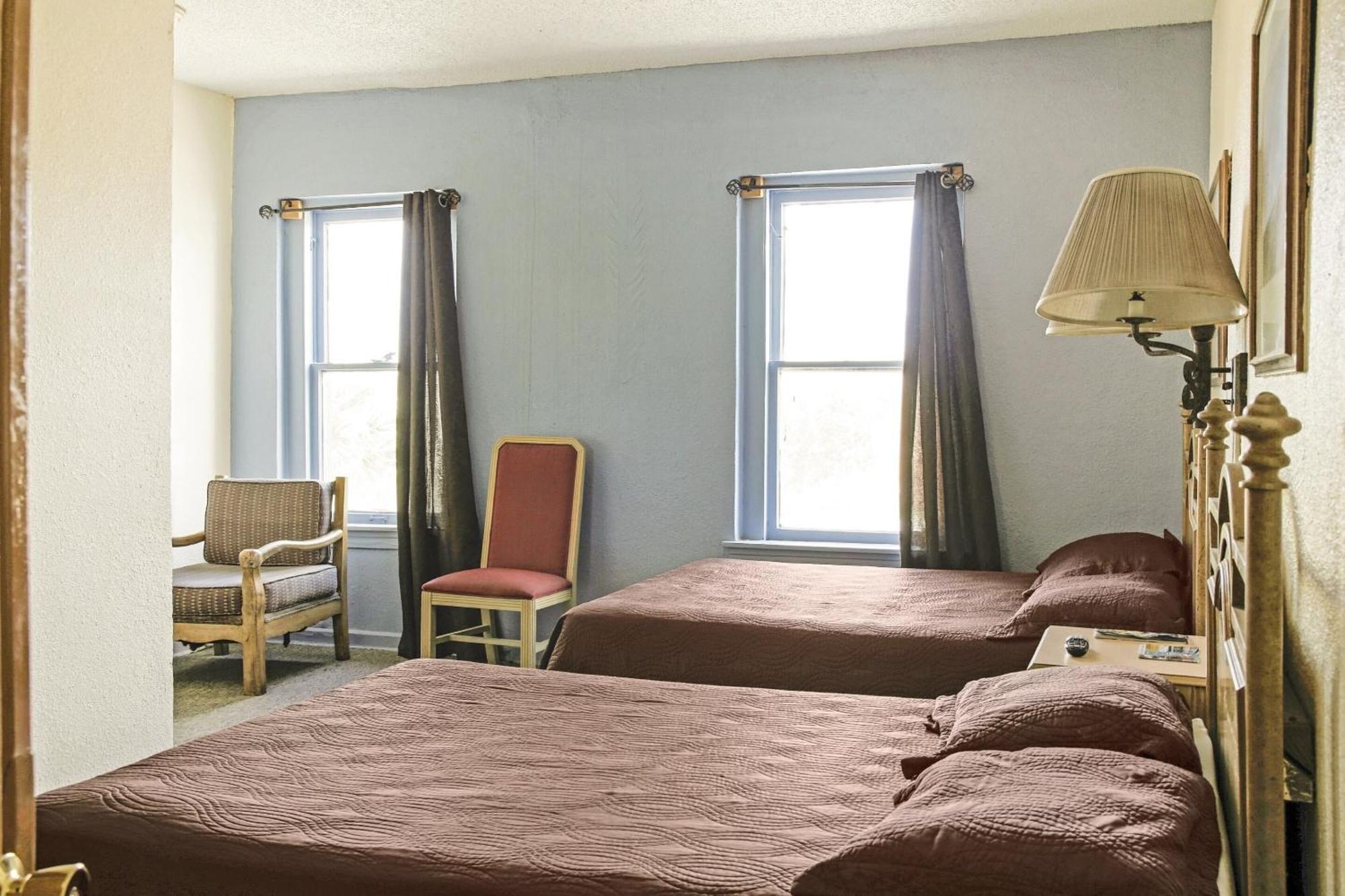 Oyo Historic Cameron Hotel Brownsville I-69E Екстер'єр фото